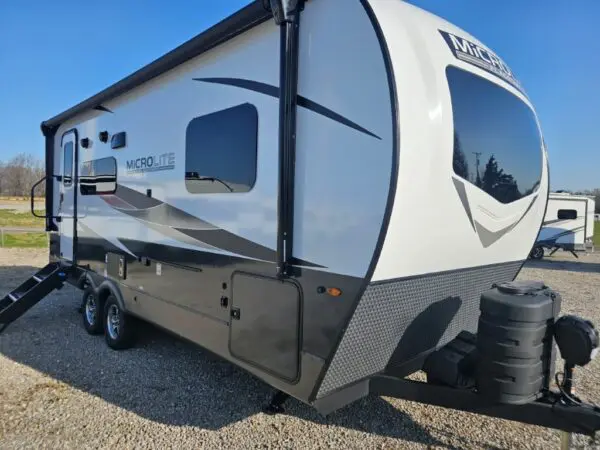 Used 2025 Forest River Flagstaff Micro Lite 22FBS-$49,197