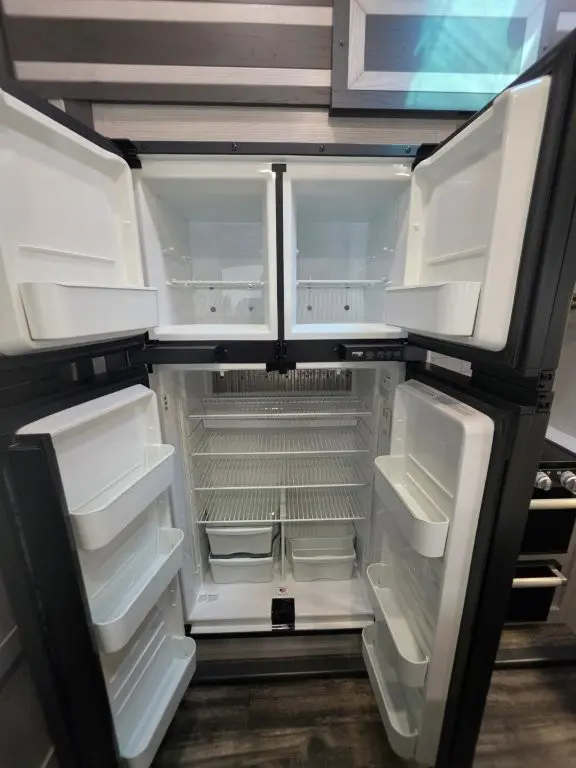 Used 2021 Fuzion Impact 367 - $55,000 - Image 14