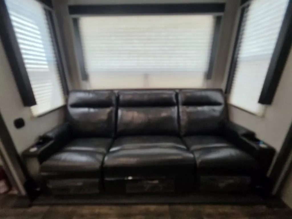 Used 2021 Fuzion Impact 367 - $55,000 - Image 22